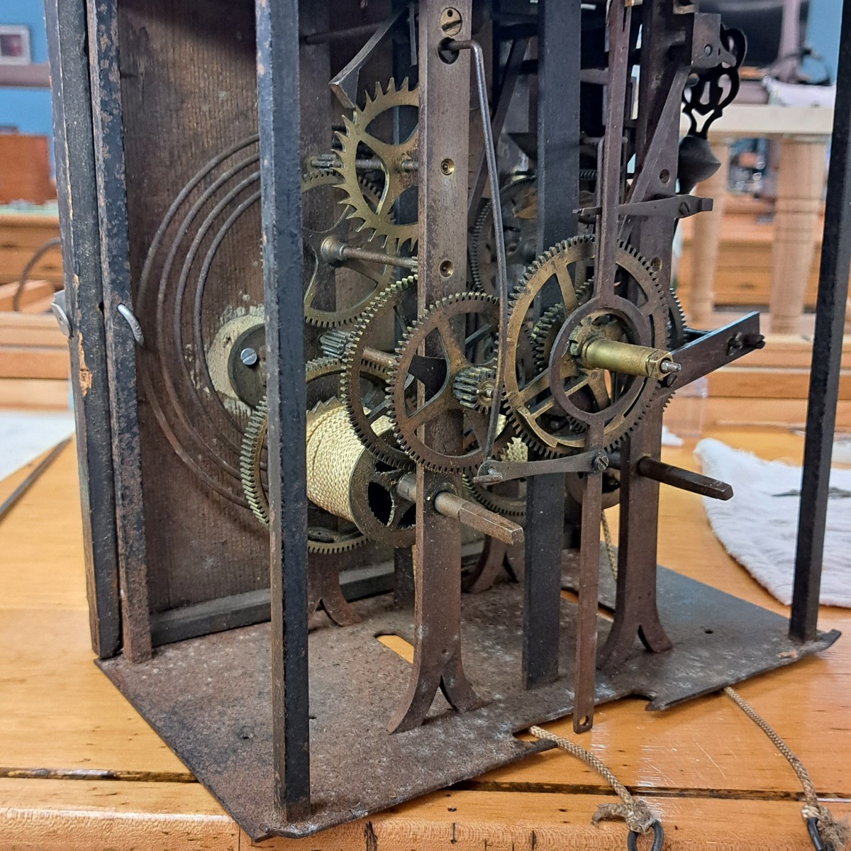 Comtoise Clock: Repair and Determining&nbsp;Geography